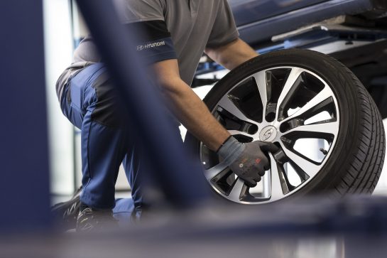 Service_Raeder_Reifen_Mechaniker_Felge